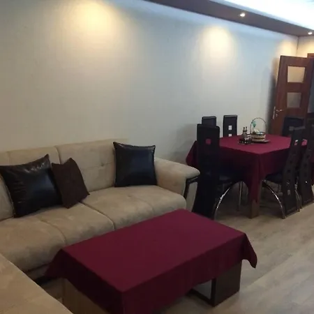 2-bed - Sleeps 4 - W Parking