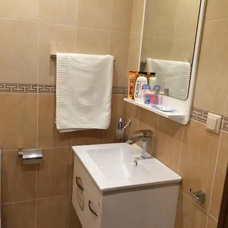 2-Bed - Sleeps 4 - W Parking 公寓 *